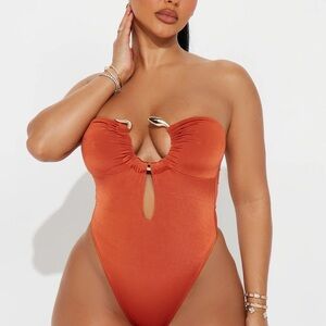 Fashion Nova Rust Strapless Bodysuit